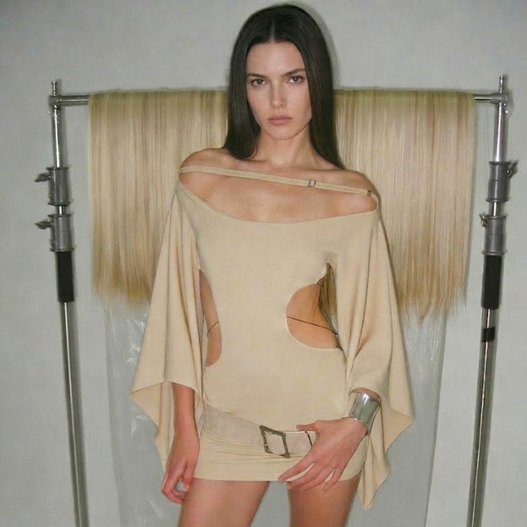 Dame elegant oversized kjole med transparente utsnitt og moderne design Skjora