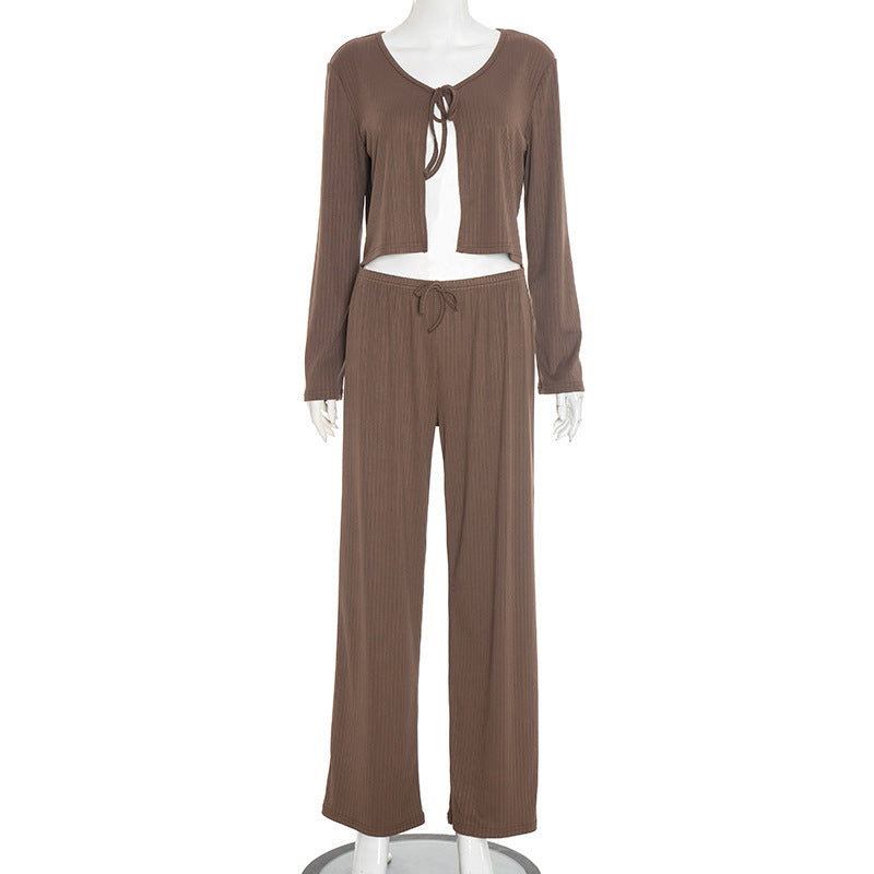 Dame komfortabel strikkedress med cropped jakke og vide buksebein Skjora
