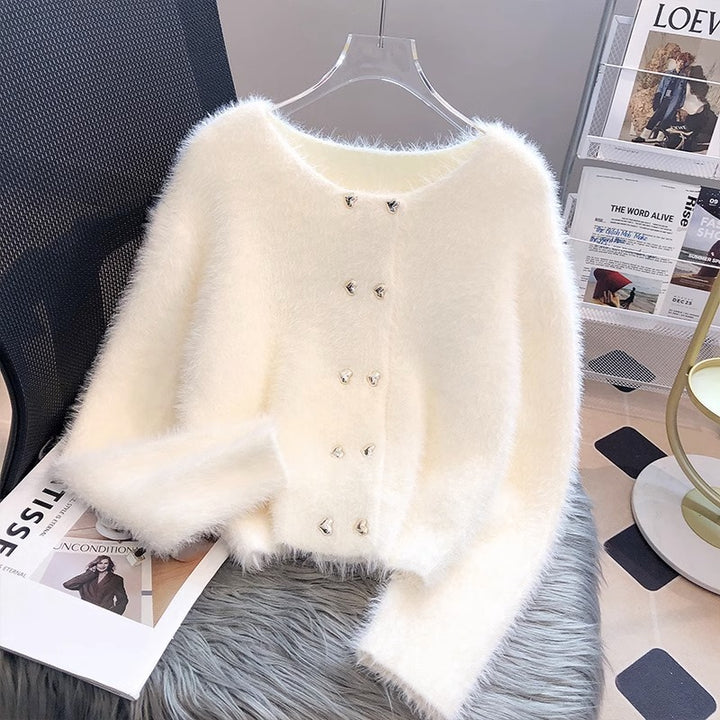 Kvinnes Fluffy Cardigan med Hjerteknapper Skjora