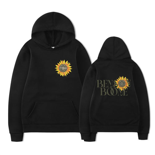 Dame hoodie med blomster grafisk design Skjora