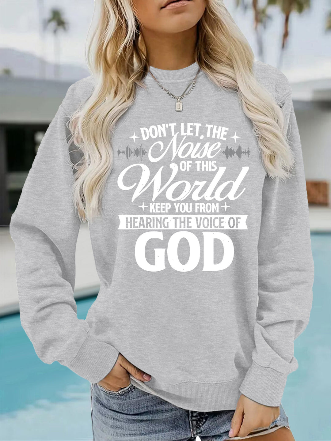 Kvinnelig hettegenser med inspirerende trykk og behagelig passform Skjora