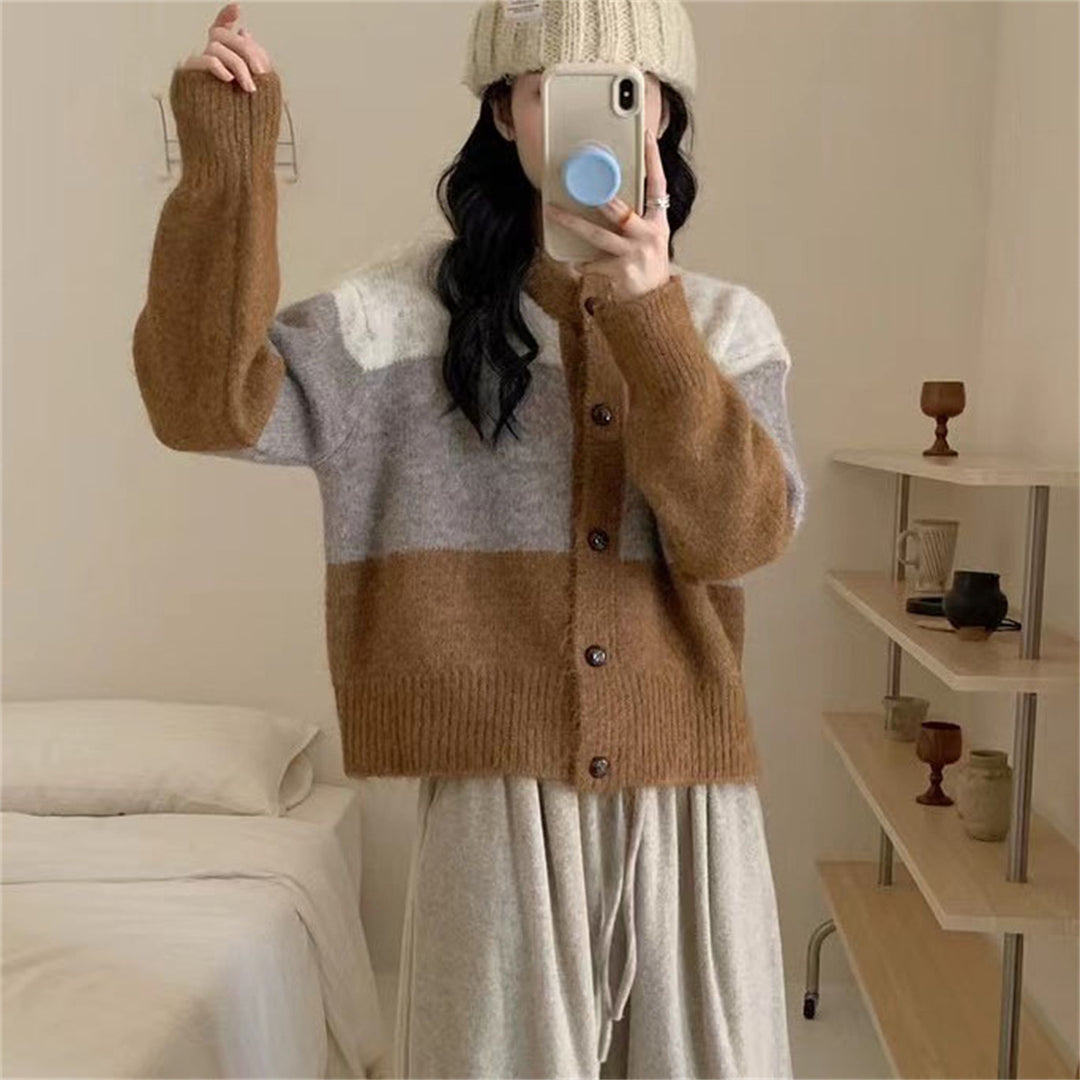 Women's Cozy Knitted Cardigan with Button Closure and Contrasting Color Stripes Skjora