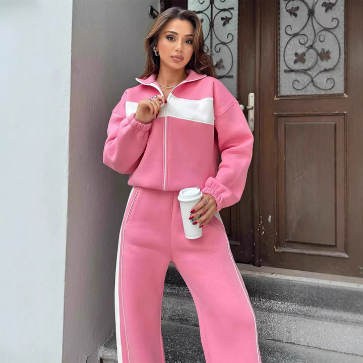 Women's sporty casual set with high collar and side stripes Skjora