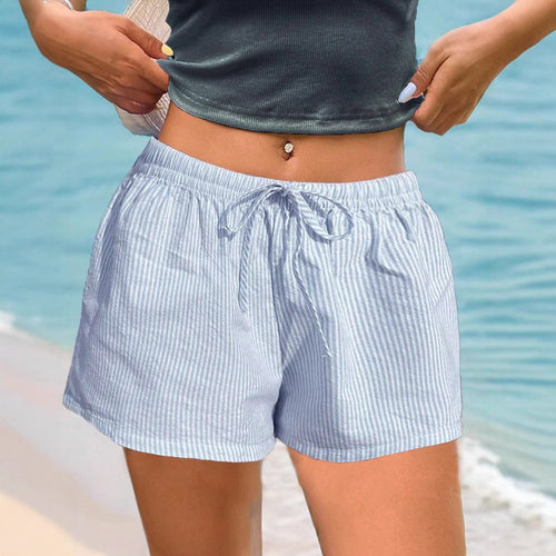 Dame avslappede shorts med elastisk linning og fint stripemønster Skjora