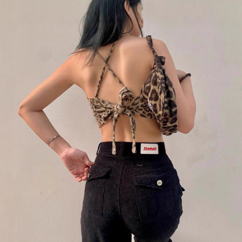 Dame Crop-Top med trendy leopardmønster og smale stropper Skjora