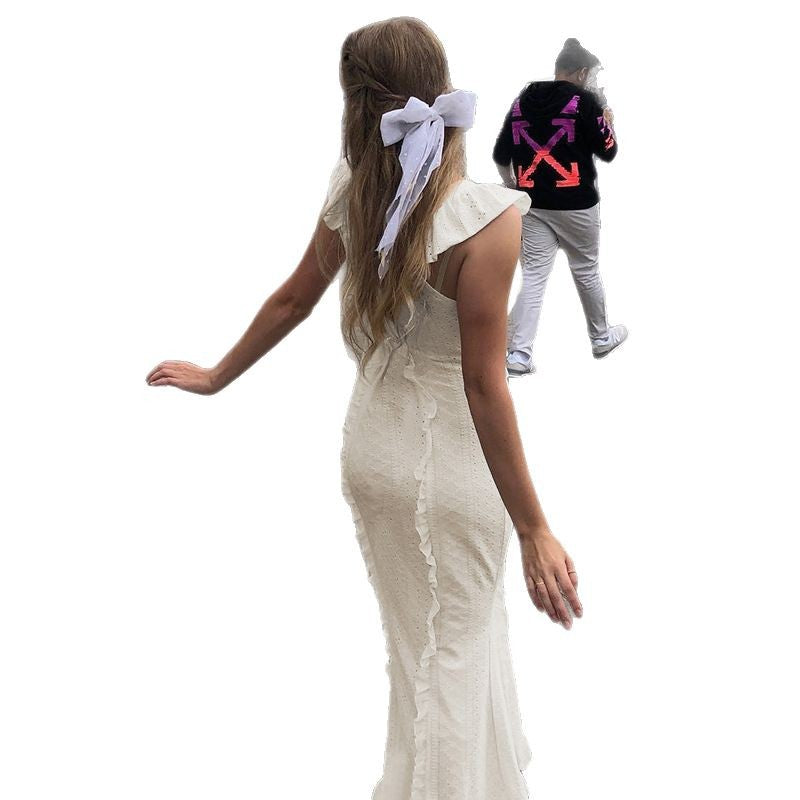 Dame off-shoulder maxikjole med ruffles detaljer og belte silhuett Skjora