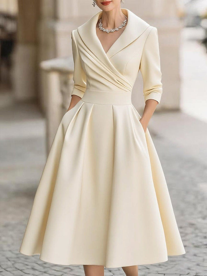 Kvinne elegant omslagskjole med peplum og praktiske lommer Skjora