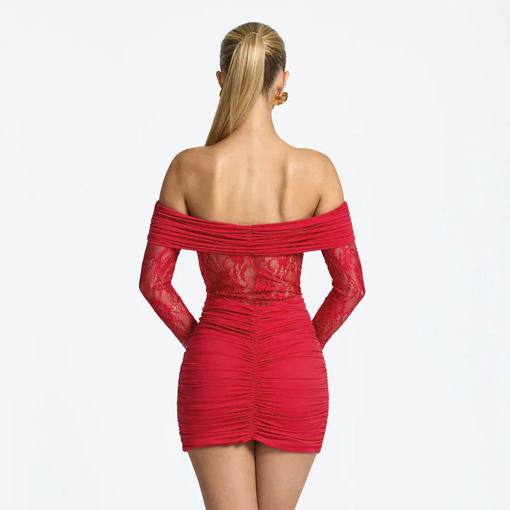 Damer elegant spissenkjole med off-shoulder utringning og rynker Skjora