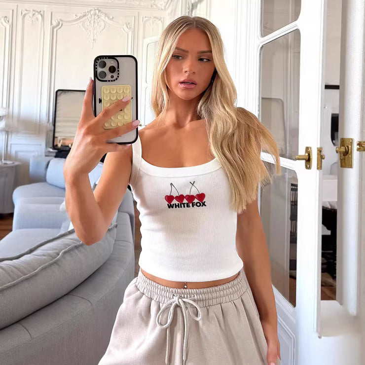 Damen Crop-Top mit Kirschstickerei und elastischem Baumwollmaterial Skjora