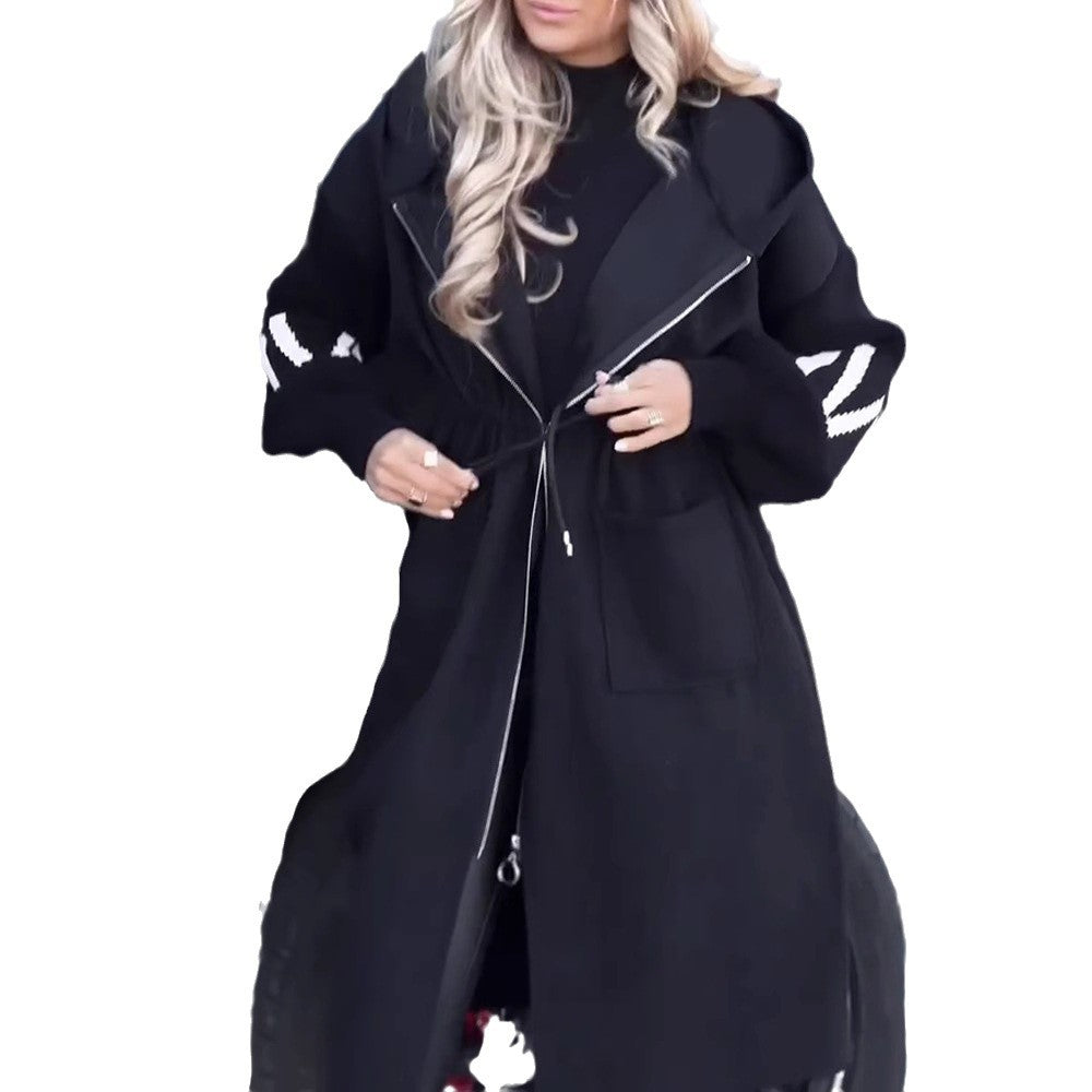 Kvinnes elegant hettejakke med snorfeste i midjen og strukturert fleece Skjora