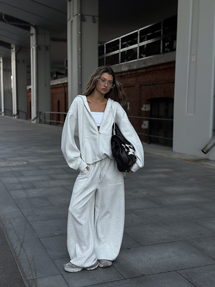 Kvinnens avslappede hettegensere jumpsuit med løs passform og praktiske lommer Skjora
