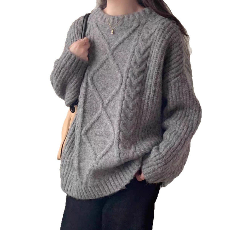 Kvinnens koselige oversized genser laget av finstrikket Skjora