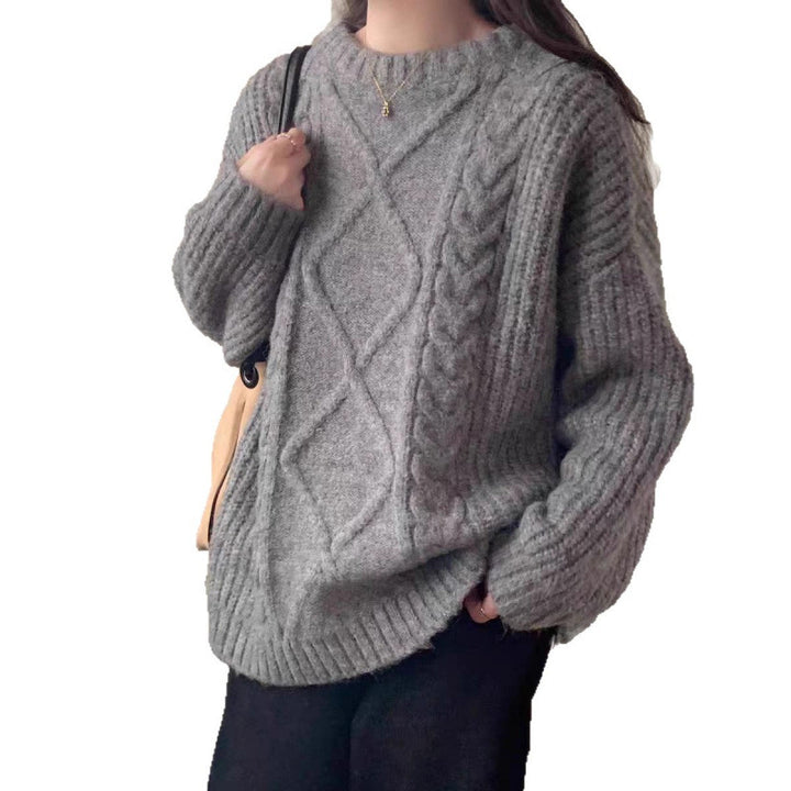 Kvinnens koselige oversized genser laget av finstrikket Skjora
