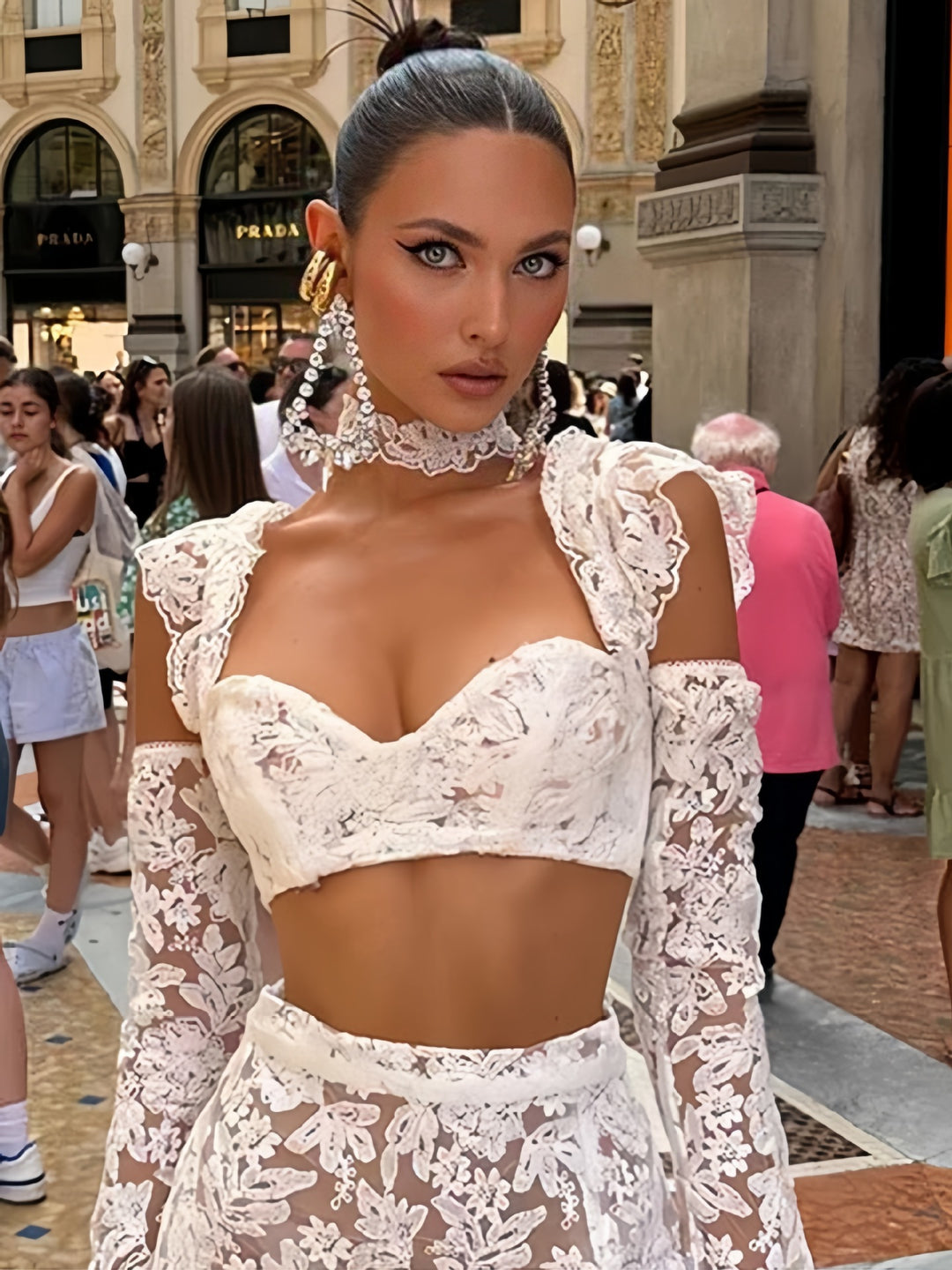 Dame Blonde Crop Top og Skjørt Sett med Gjennomsiktige Detaljer Skjora