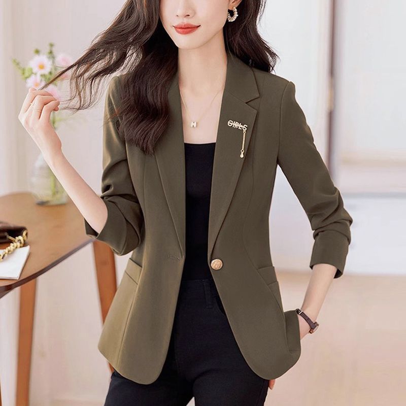 Damer moderne blazer med en litt tilpasset passform Skjora
