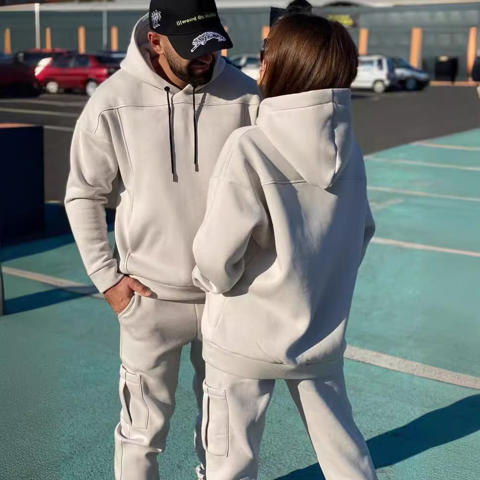 Women's relaxed hoodie and sweatpants set with practical pockets and drawstring