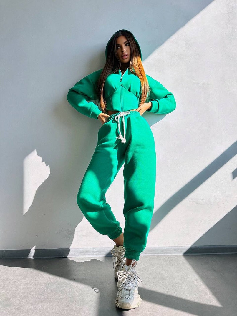 Kvinnegens cropped sweatshirt dress med høy krage og justerbar midje Skjora