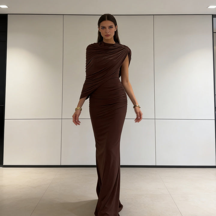 Damer Elegant Maxikjole med asymmetrisk drapering og figursmigrende snitt Skjora