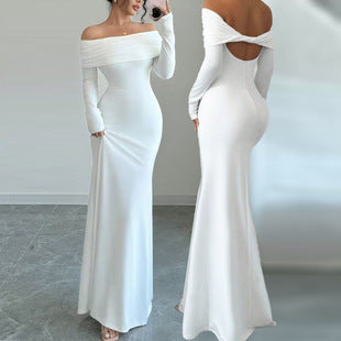 Dame Elegante Off-Shoulder Maksikjole med figurnær passform og lange ermer Skjora
