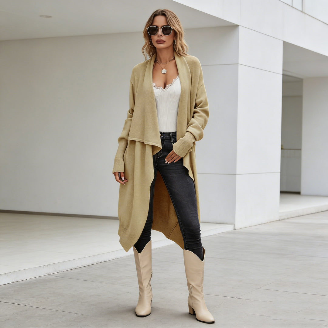 Kvinnens casual strikket cardigan med asymmetrisk snitt og mykt materiale Skjora
