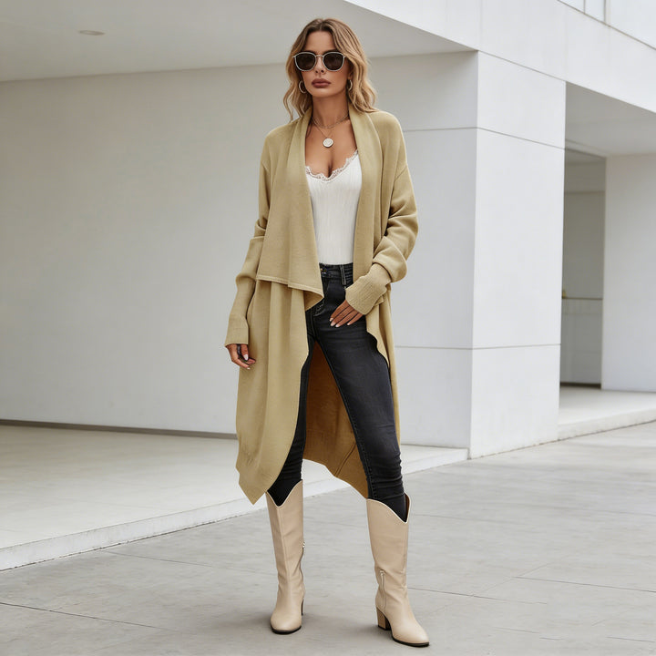 Kvinnens casual strikket cardigan med asymmetrisk snitt og mykt materiale Skjora