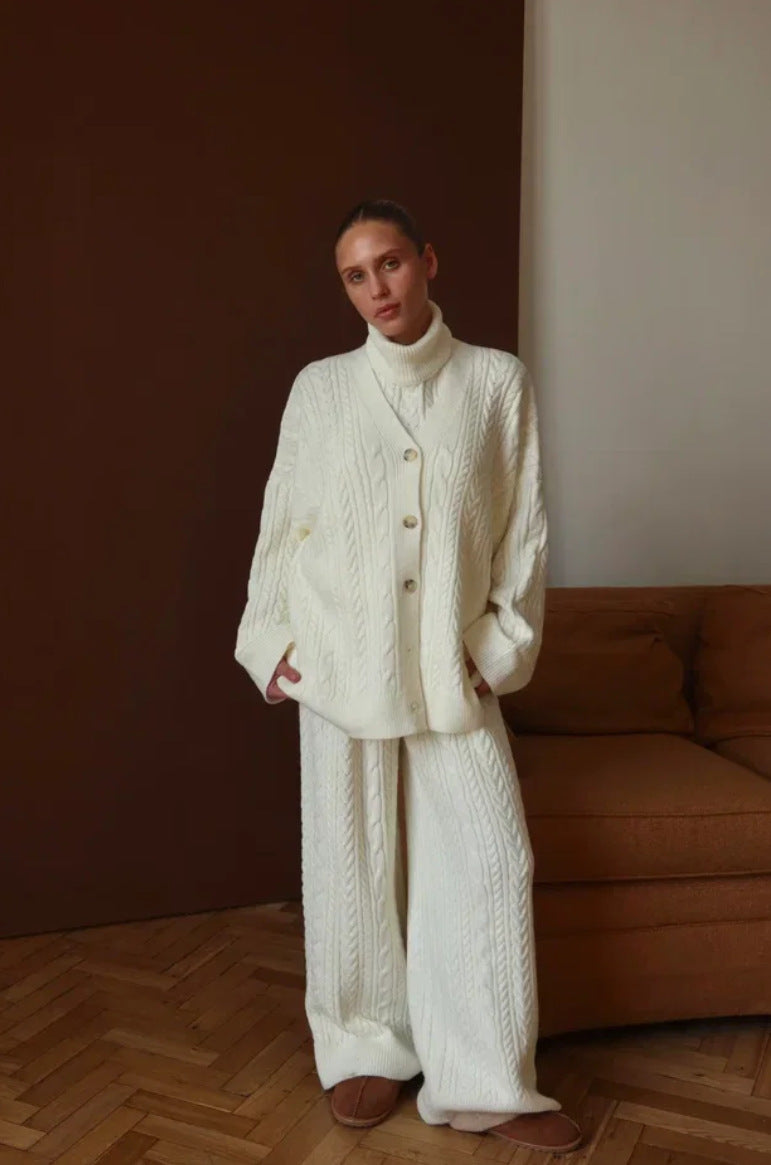 Damer strikket loungewear sett med løs passform og koselige detaljer Skjora
