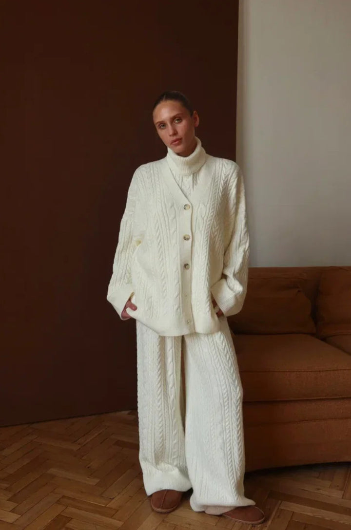 Damer strikket loungewear sett med løs passform og koselige detaljer Skjora