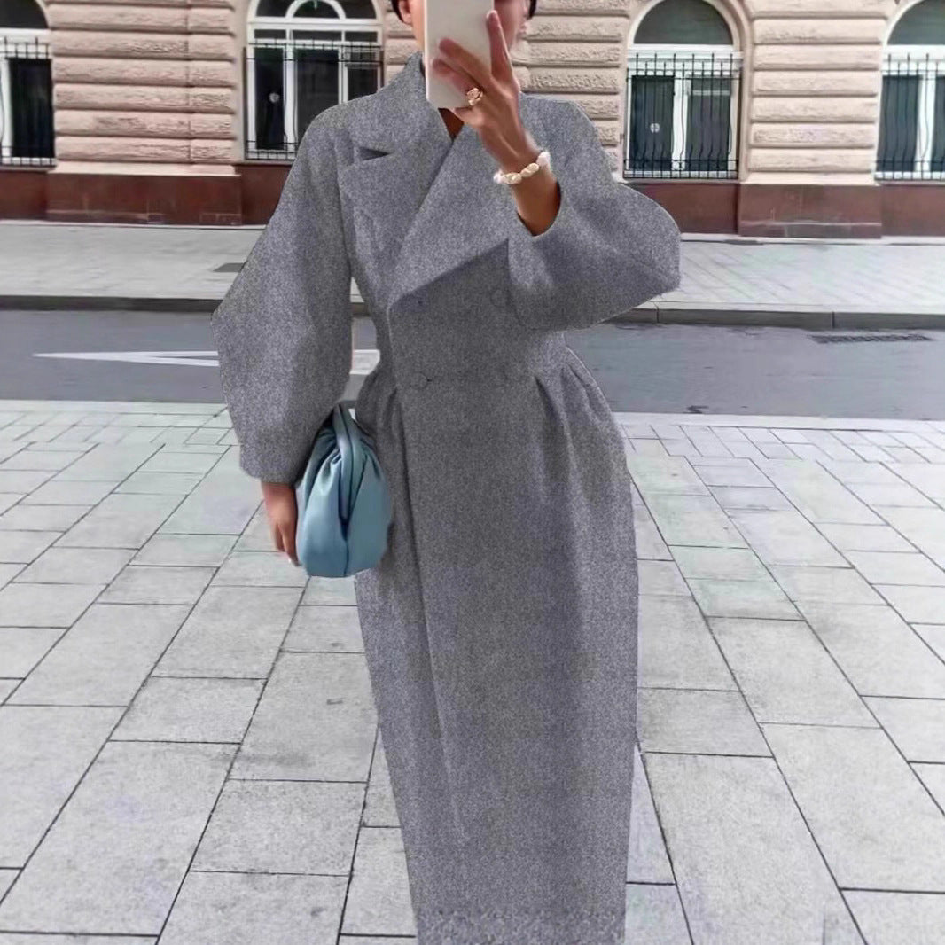 Kvinne Elegant Trenchcoat med Skreddersydd Passform og Sidesplit Skjora