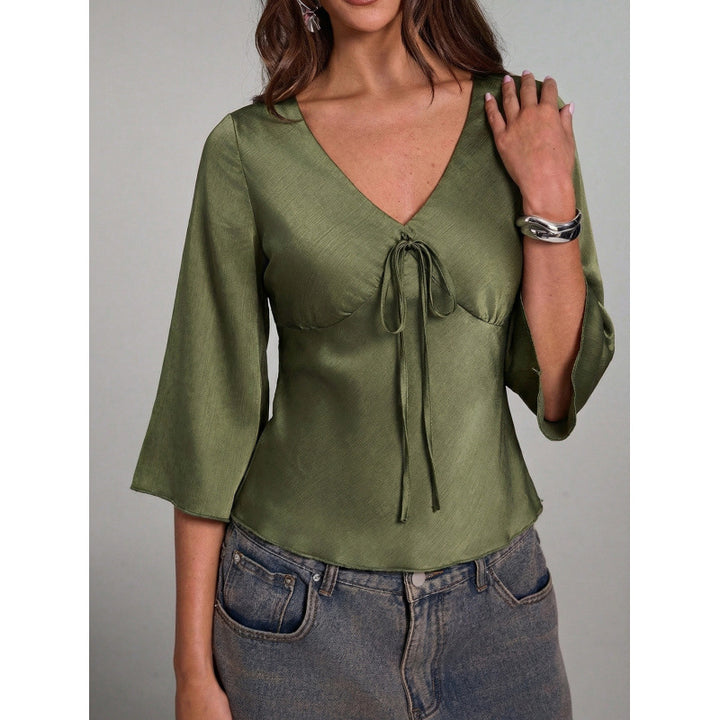 Dame Elegant topp med slips og vide ermer Skjora