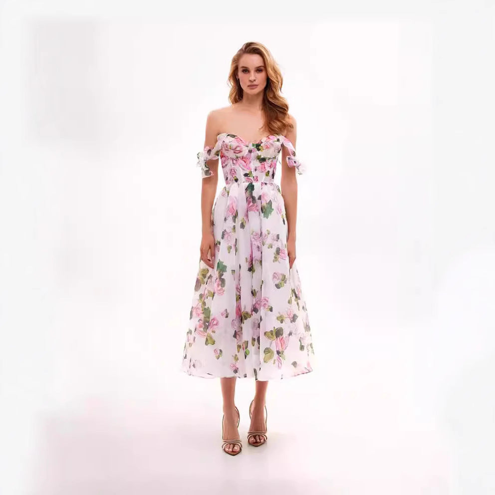 Kjole med blomsterdesign for kvinner med avdekket skuldre