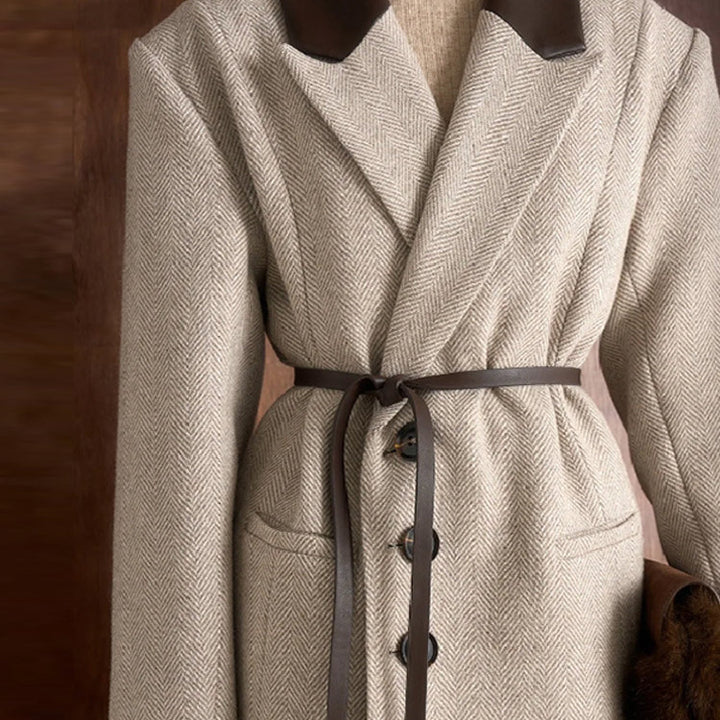 Damer Elegant Trench Coat med Belte og Finsydd Krage Skjora