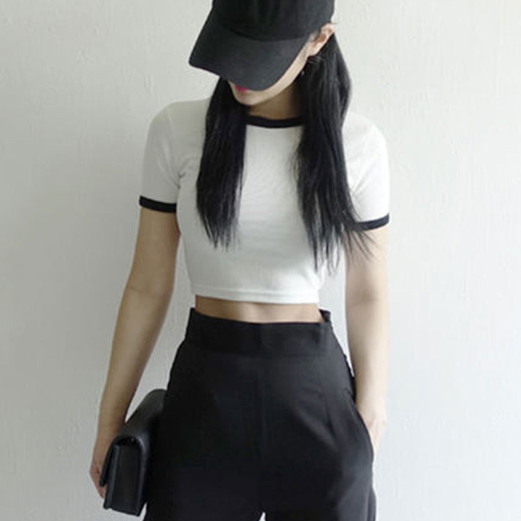 Kvinne Cropped T-Shirt med kontrasterende ermekanter og ledig passform