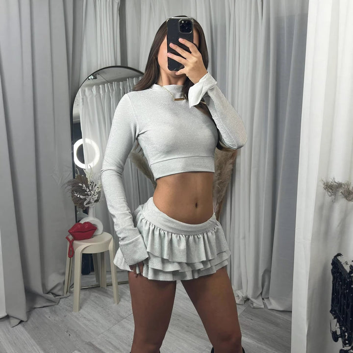 Kvinnenes moteriktige crop top og plisserte mini skjørt sett Skjora
