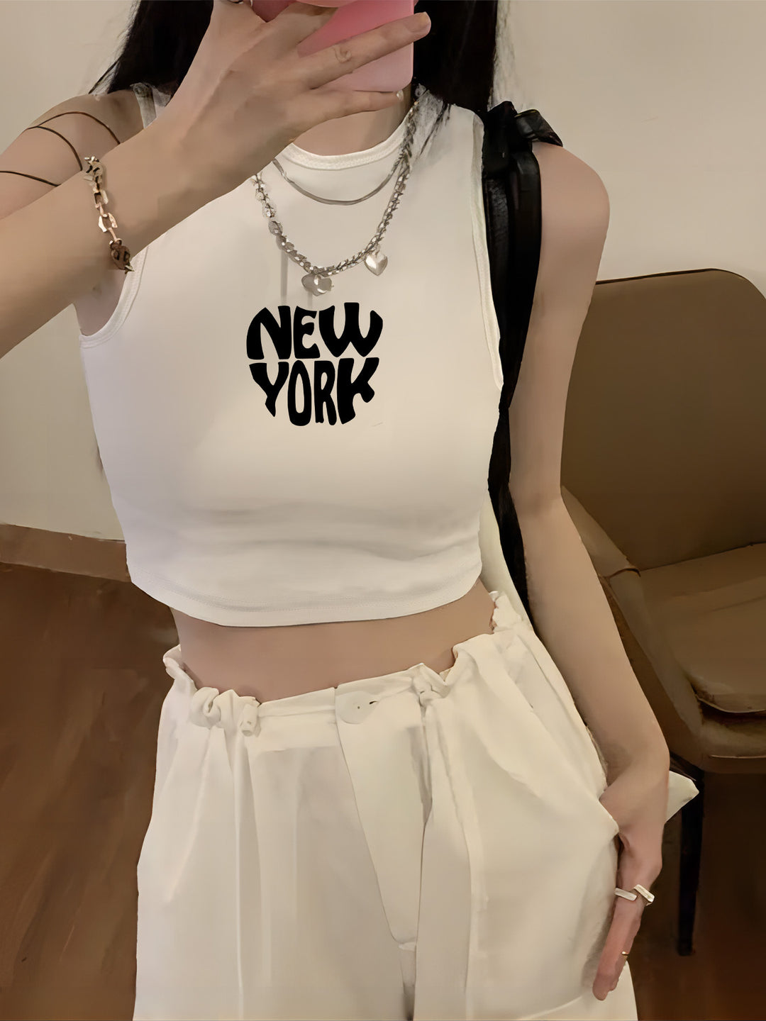 Dame Crop-Top med iøynefallende trykk og kroppsnær passform Skjora