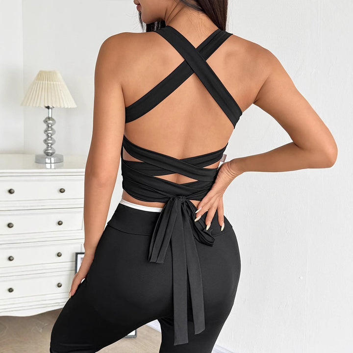 Damer moteriktig Crop-Top med raffinert krysstrådesign og leken bindebelte Skjora