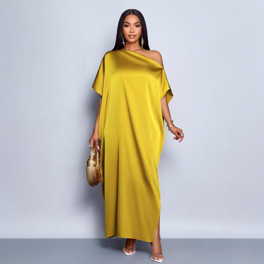 Dame maxikjole med asymmetrisk snitt og elegant fall Skjora