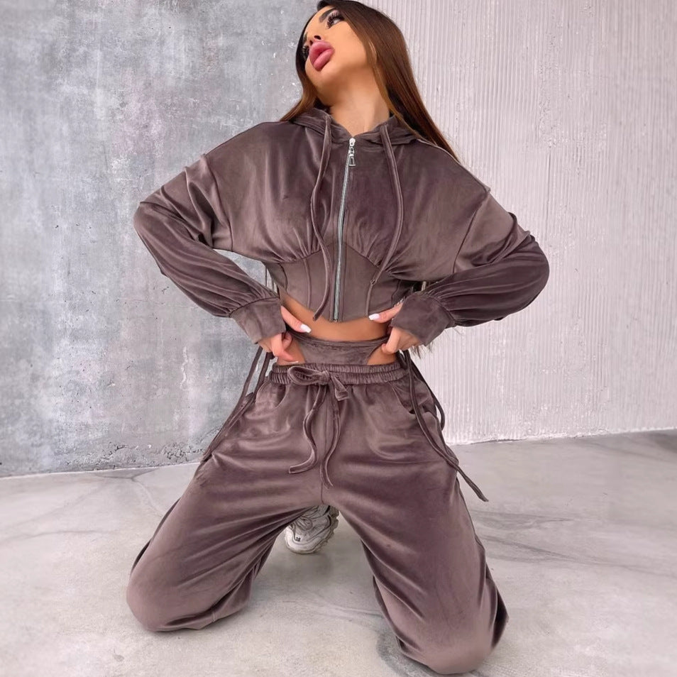 Kvinnelig sporty velour cropped sett med glidelås og midjeutsnitt Skjora