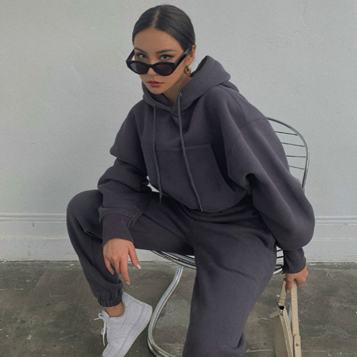 Sporty crop hoodie set for women and joggers Skjora