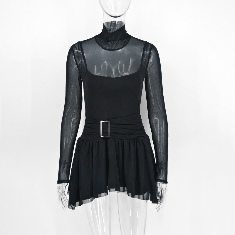 Damer mini-ruffkjole med transparente ermer og figursydde design Skjora