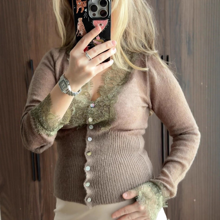 Kvinne cardigan med delikate blonder accenter Skjora