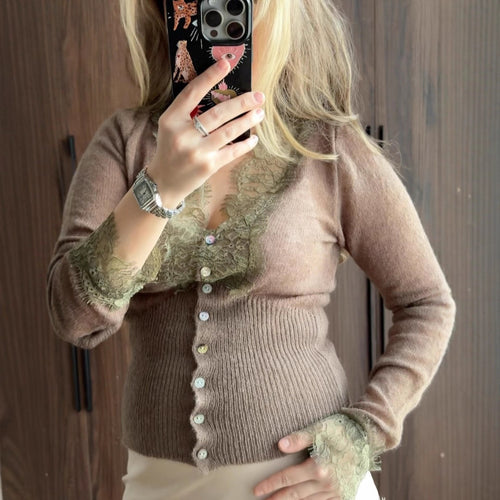 Kvinne cardigan med delikate blonder accenter Skjora