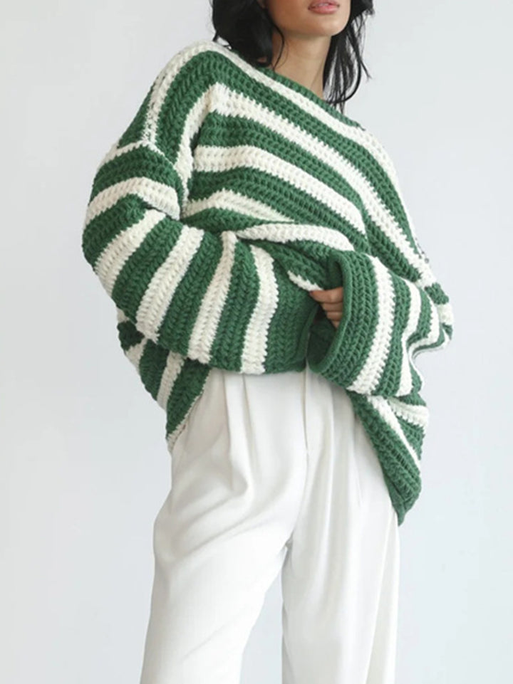 Kvinnenes strikkede oversized genser med bred stripemønster Skjora