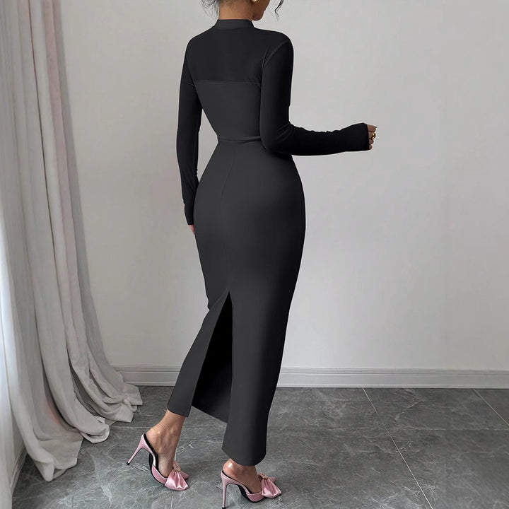 Damer Elegant Langermet Midi-Kjole med raffinerte draperinger og kroppsbetont silhuett Skjora