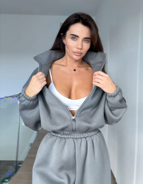 Damer casual joggedrakt med oversized hettegenser og elastiske bukser