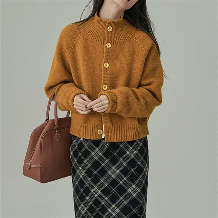 Kvinners kne-lengde cardigan med stående krage og trendy treknapper Skjora