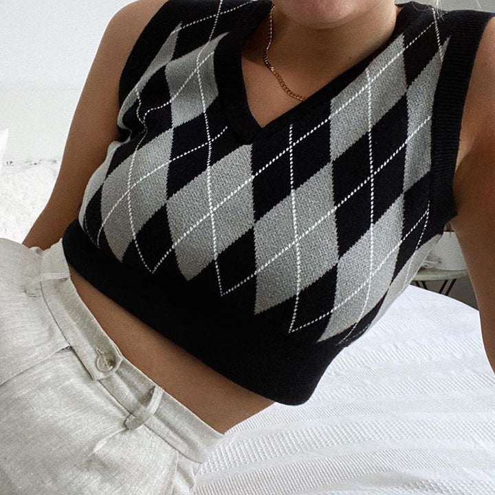 Dame cropped strikketopp med moderne rombemønster Skjora