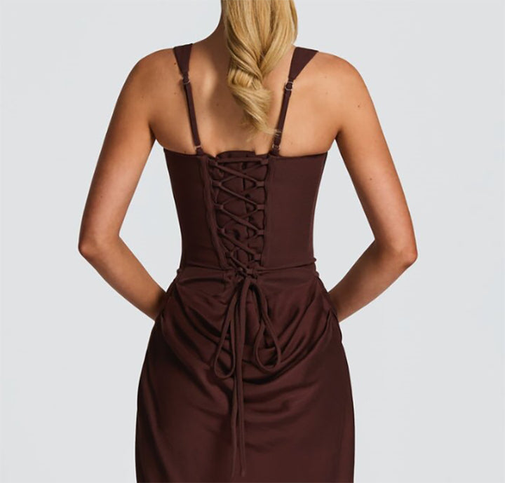 Damer Elegant Maxikjole med figurformende snitt og delikate draperinger Skjora