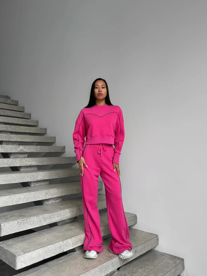 Kvinnelig moteriktig sport loungewear-sett med ledig passform og elastisk midje Skjora