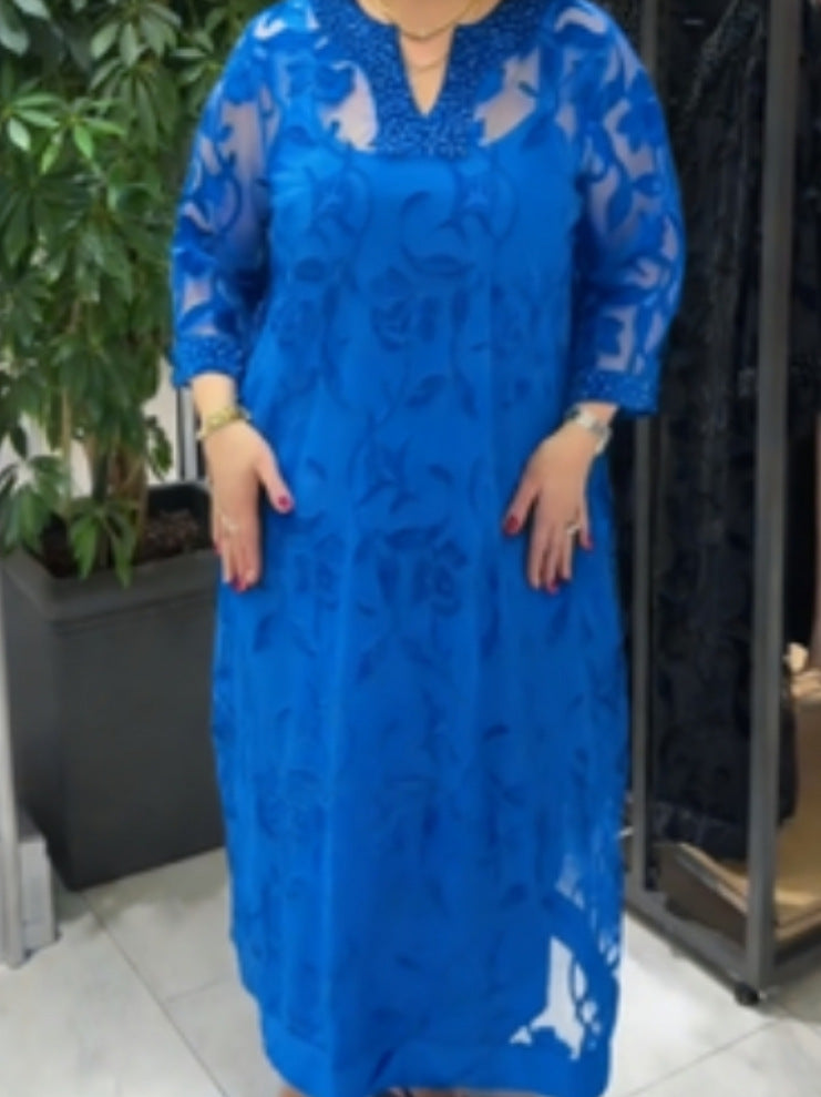 Kvinne elegant gjennomsiktig maxi-kjole med blonderdetaljer Skjora