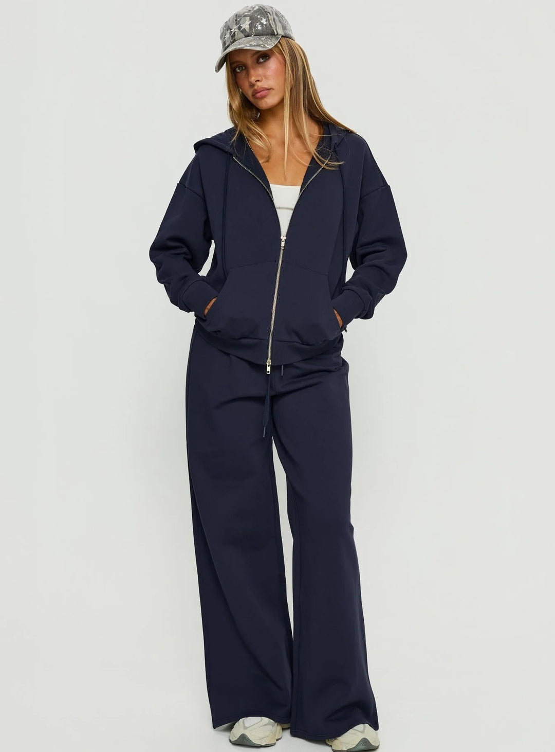 Women's fashionable lounge set with a relaxed fit and innovative design Skjora